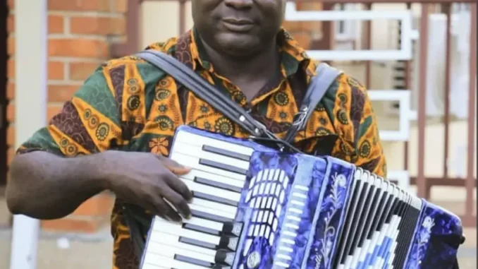 Edward Akwasi Boateng – Adee a Mepe Dawanim Mp3 Download